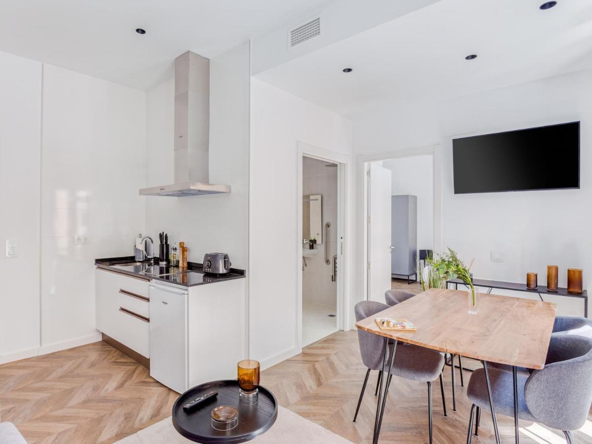 Limehome Calle Ancha Del Carmen Apartahotel 3*